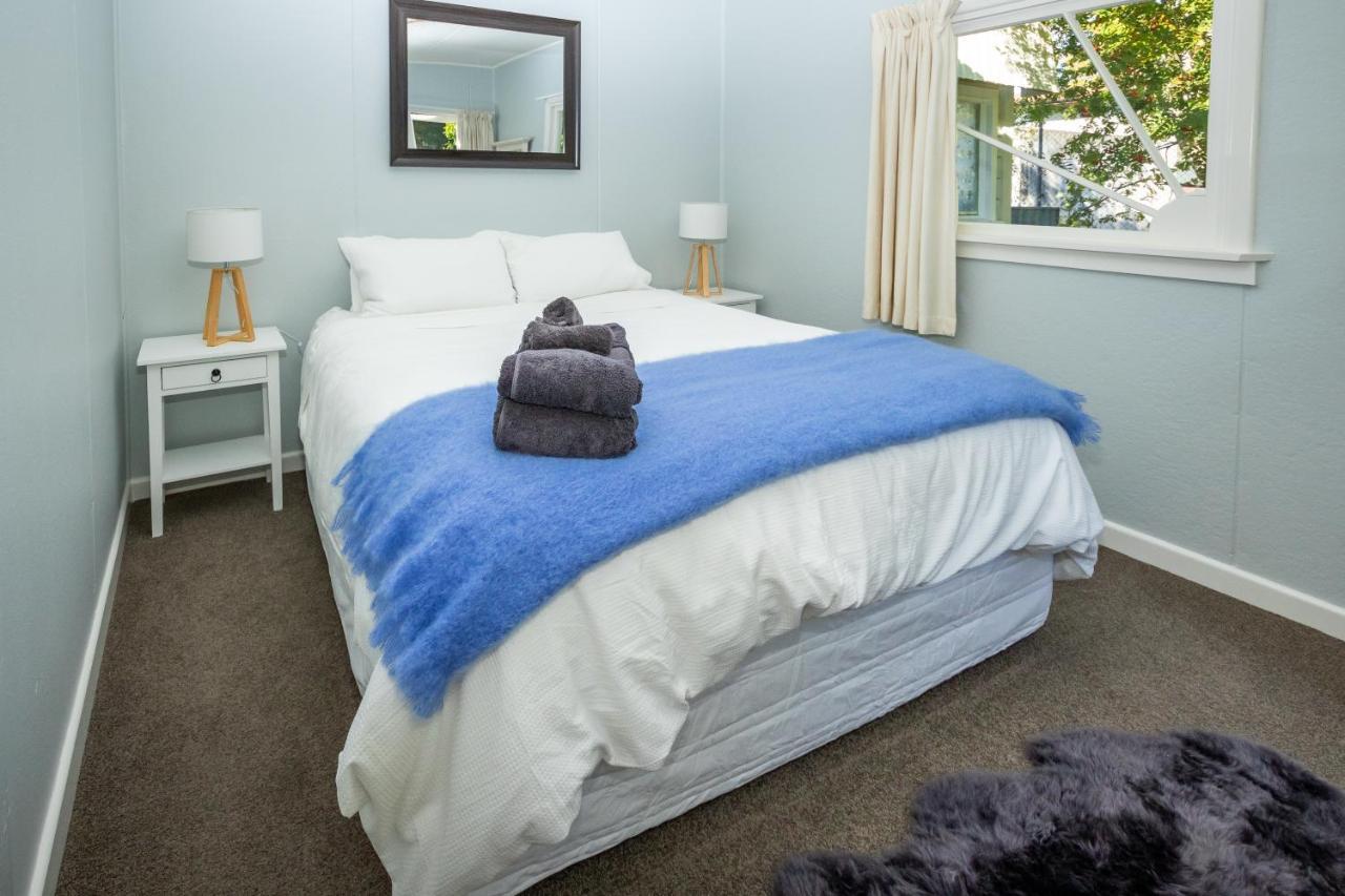 Hop, Skip And Jump To The Lake - Te Anau House Eksteriør billede