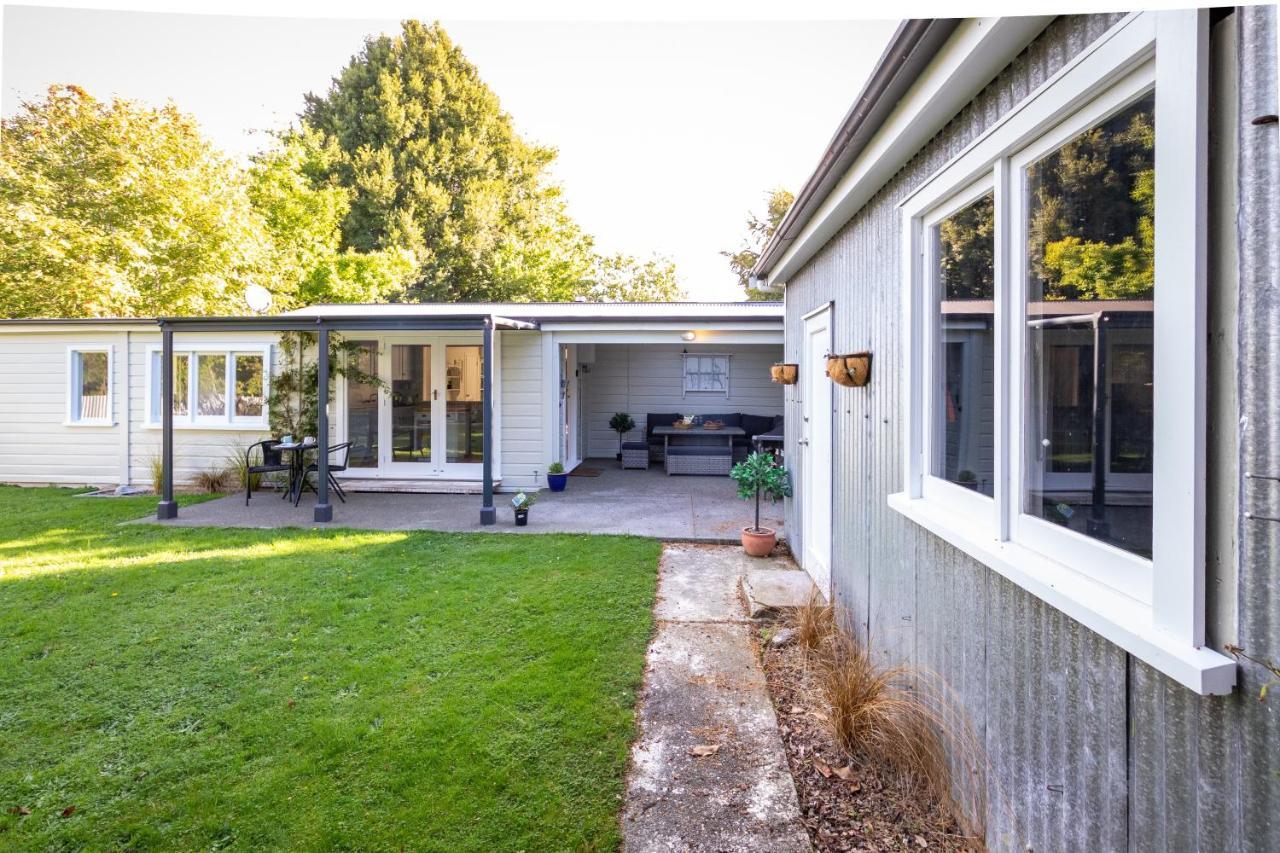 Hop, Skip And Jump To The Lake - Te Anau House Eksteriør billede
